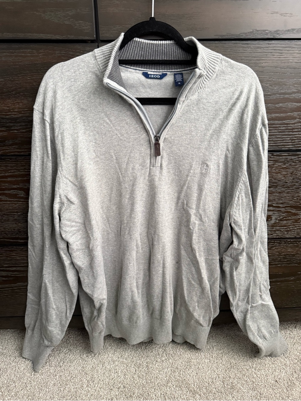 Izod Men's Light Gray Quarter-Zip Knit Sweater